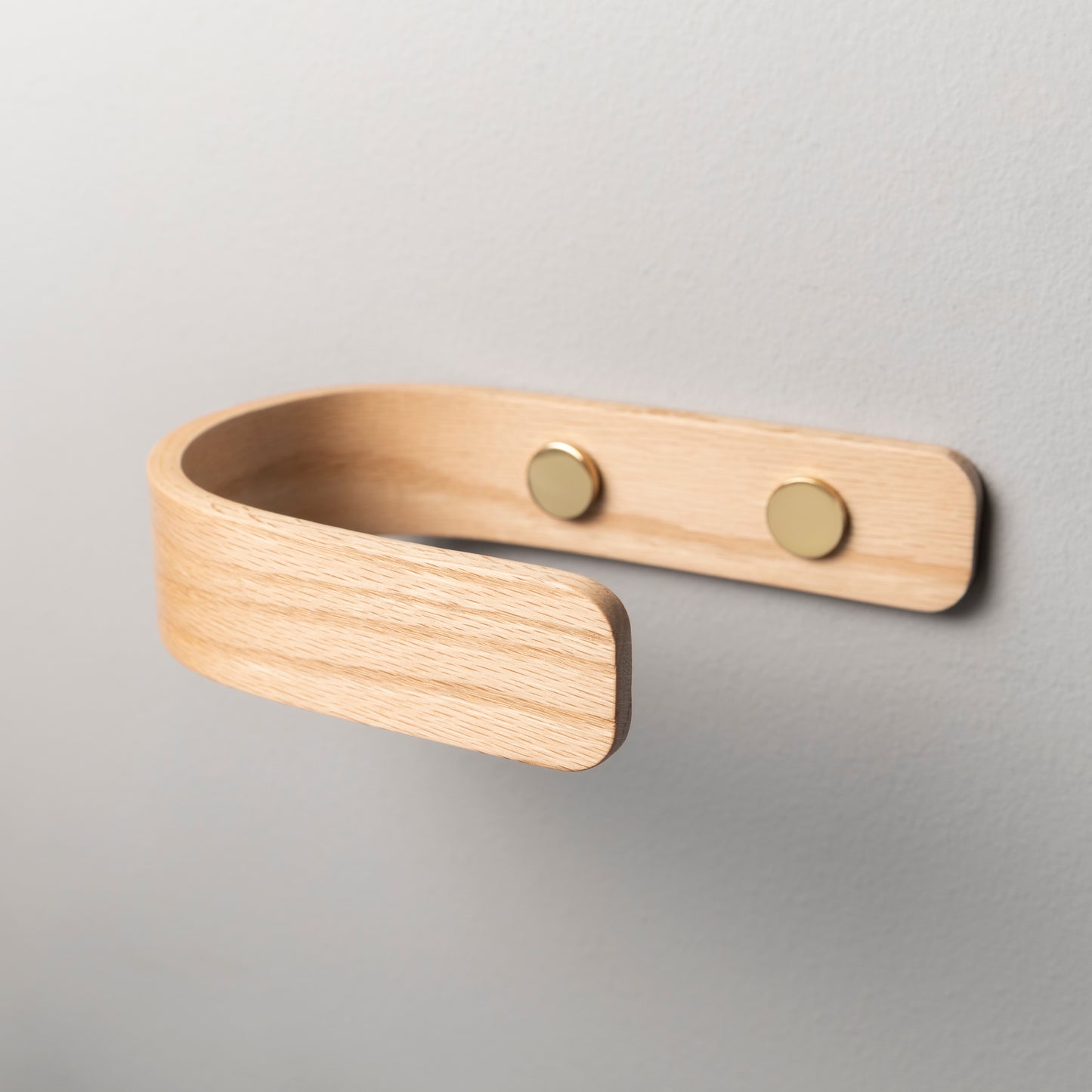 Stylish curtain accessories: NOIR.DESIGN Wooden Oak holdbacks