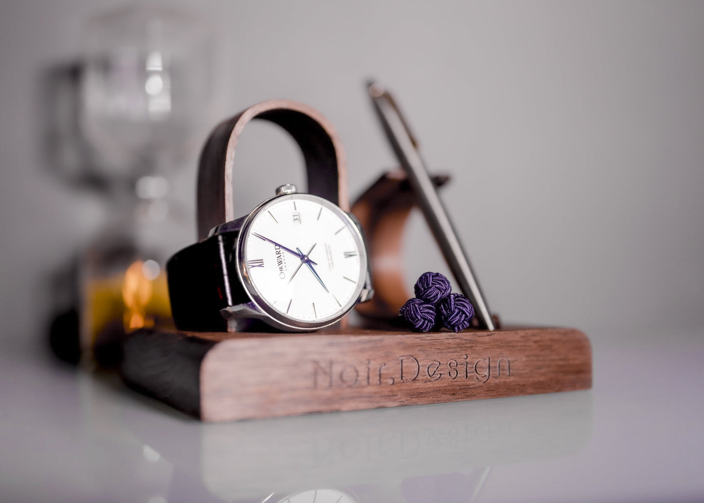 Noir.Design watch and pen stand 