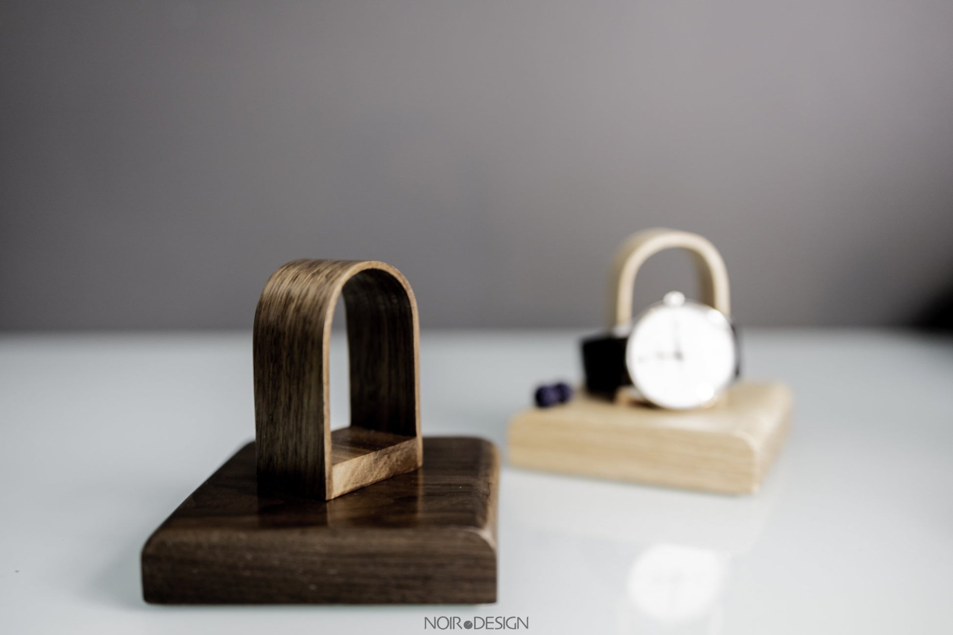 Luxury Oak Single Watch Stand Holder - Watch Display - NOIR.DESIGN